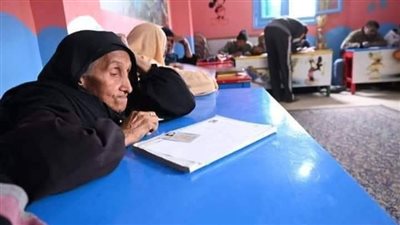 رمز الإصرار والإرادة.. وفاة الحاجة زبيدة أيقونة محو الأمية فى مصر