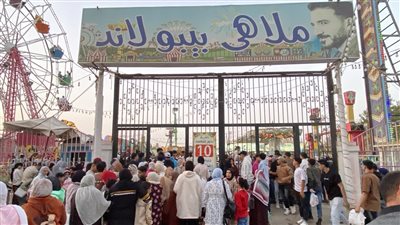 للاستمتاع بالمساحات الخضراء.. توافد المواطنين على حدائق المنصورة في ثالث أيام العيد
