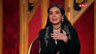 الفنانة دينا: الرقص فن وأهم من التمثيل .. ورانيا يوسف مبتعرفش ترقص خالص (فيديو)