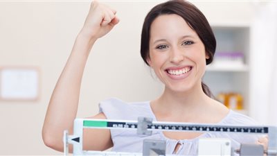 طرق سحرية للحفاظ على الوزن عقب إجازة عيد الفطر.. استشاري تغذية يوضح (فيديو)