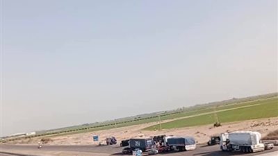 انقلاب سيارة نقل ثقيل أسفل كوبري النوبارية بالطريق الصحراوي في البحيرة| صور