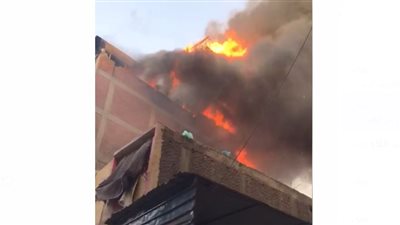 5 أسطح وشقة.. كواليس إخماد حريق مخازن بلاستيك بمنشأة ناصر وإصابة شخصين 