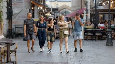 من جيل التسعينيات لجيل z ..  كيف تغيرت اهتمامات الشباب؟.