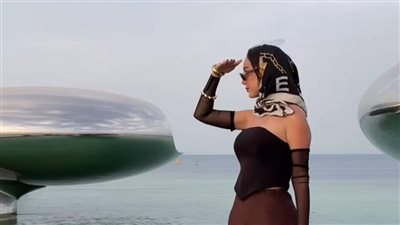 على طريقة جورجينا..أحدث ظهور لبسمة بوسيل من أحد شواطئ البحر الأحمر|صور