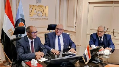 «الإسكان»: تسريع وتيرة العمل للإنتهاء من مشروعات مياه الشرب والصرف الصحي بمبادرة حياة كريمة