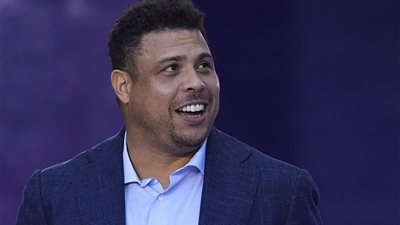 على رأسهم هنري و مالديني و مبابي .. نجوم الكرة العالمية يتملكون أندية عملاقة 