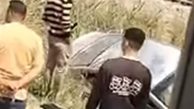 إصابة 4 أشخاص إثر انقلاب سيارة ملاكي داخل أرض زراعية بالفيوم