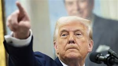 خبير اقتصادي: نظرة تشاؤمية للمستثمرين بعد قرار ترامب بفرض الرسوم الجمركية