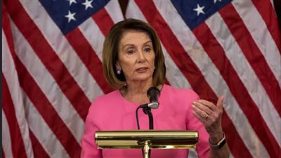 ترامب يتهم وبيلوسي ترد بعنف.. القصة الكاملة لاتهامات التربح السياسي