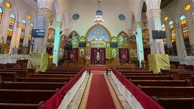 زى أسود وقيود.. أقباط ينتقدون قرارات مطرانية البحيرة بشأن الحداد على وفاة الأنبا باخوميوس | خاص