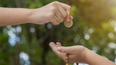 هل يجوز للزوجة التصدق من مال زوجها دون إذنه؟.. لجنة الفتوى تجيب