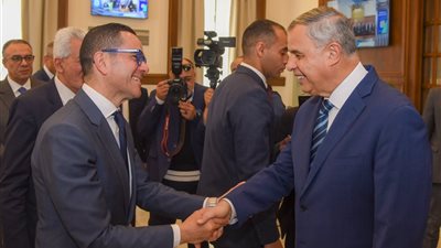 وزير الاستثمار ومحافظ الإسكندرية يلتقيان مجلس إدارة الغرفة التجارية ومجتمع الأعمال