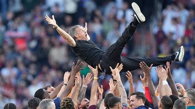 رقم قياسي وتاريخي.. باريس سان جيرمان يتوج بطلًا للدوري الفرنسي