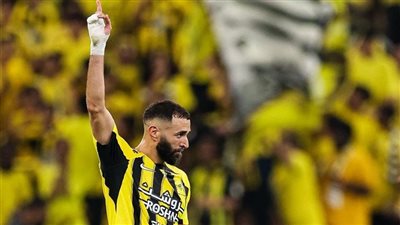 بنزيما يحافظ على فارق نقاط الاتي أمام الهلال .. و يفرض التعادل على الأهلي