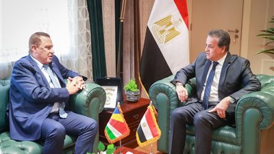 وزير الصحة: استقبال المرضى من سيشل وتقديم العلاج اللازم لهم بالمستشفيات 