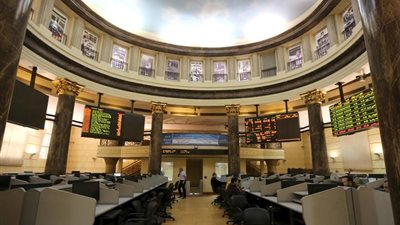 البورصة المصرية تخسر 76 مليار جنيه من رأسمالها السوقي في مستهل تداولات الأحد