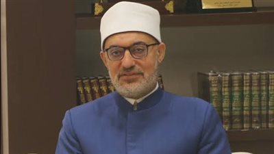 كيفية تسوية الصفوف للمصلين على الكراسي.. مفتي الجمهورية يوضح 