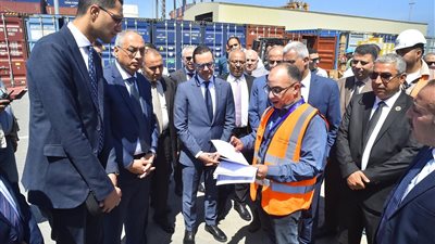 74.5 مليون طن.. وزير الاستثمار: 60% من تجارة مصر تمر عبر ميناء الإسكندرية