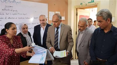 محافظ المنيا يُجرى جولة تفقدية لمدرسة بني مزار الرسمية المتميزة للغات