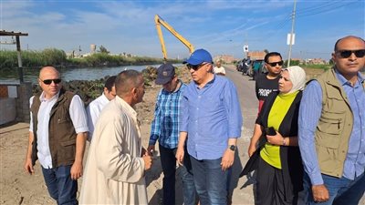زيارة مفاجئة.. وزير الري يتفقد أعمال تطهير الترع ومتابعة منظومة الري بالبحيرة