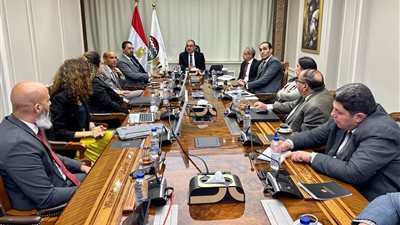وزير قطاع الأعمال يجتمع بمسؤوليSAP مصر لمتابعة تنفيذ مشروع 