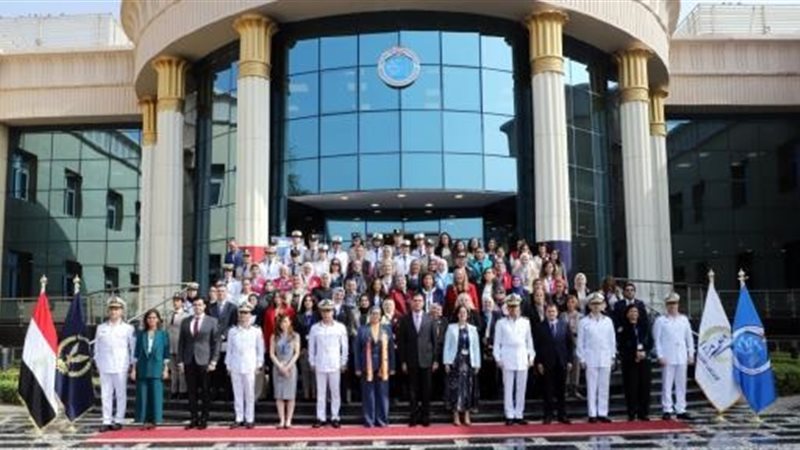 المشاركين في الندوة