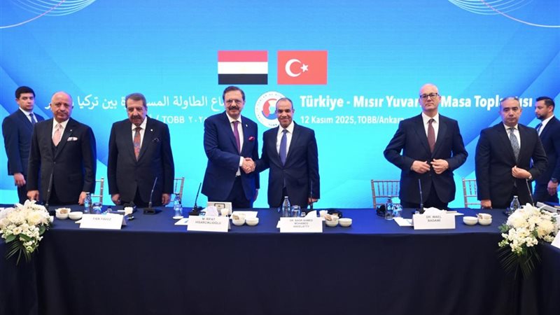 وزير الخارجية يلتقي