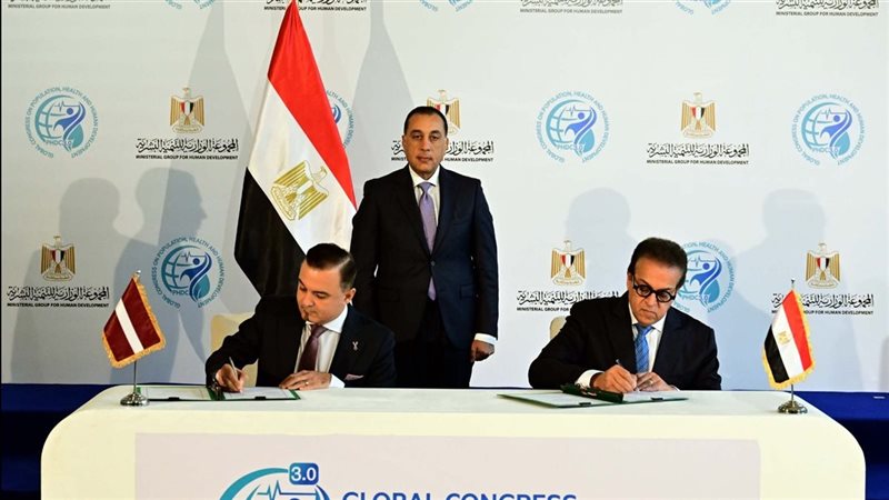 رئيس الوزراء يشهد