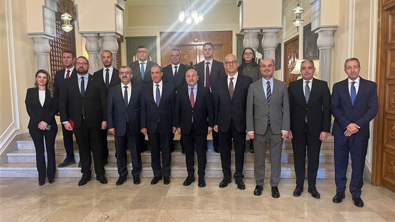 وزير الخارجية يشارك