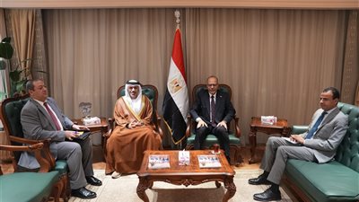 وزير العمل يبحث مع السفير الإماراتي تعزيز التعاون في مجالات التدريب