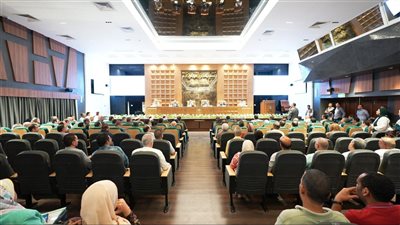 محافظ أسيوط يترأس المجلس التنفيذي ويعلن دراسة إنشاء أول نادي للذكاء الاصطناعي 