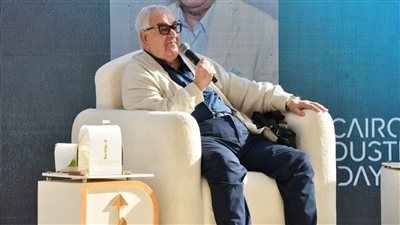 حسين فهمي وإلهام شاهين ولبلبة أبرز حضور ندوة محمد عبدالعزيز|صور