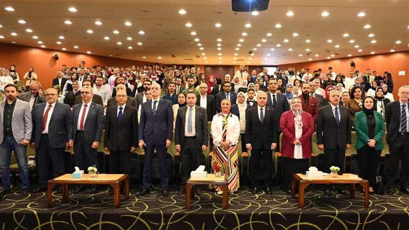 خلال المؤتمر