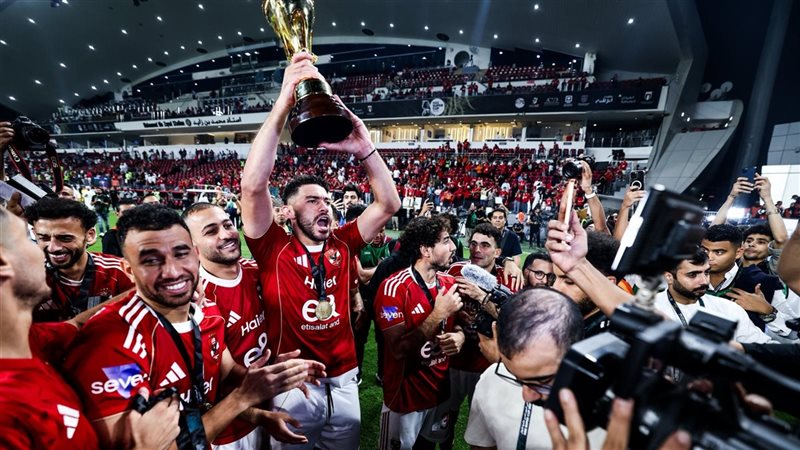 فرحة تتويج الأهلي