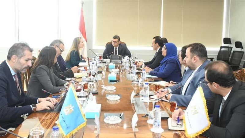 لقاء وزير الإسكان