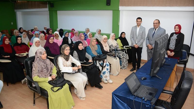 دورة تدريبية لطلاب