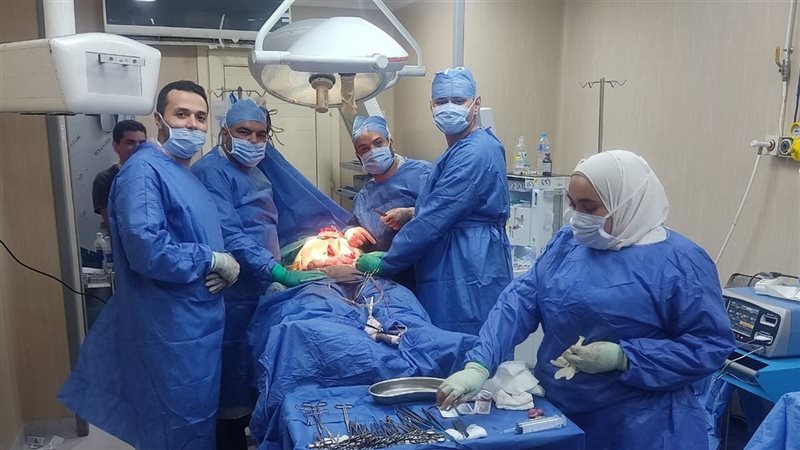 جانب من العملية الجراحية