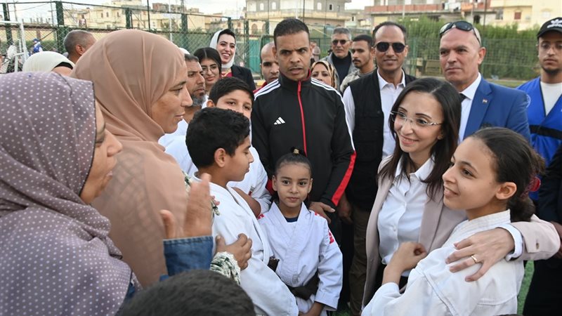 محافظ البحيرة تتفقد