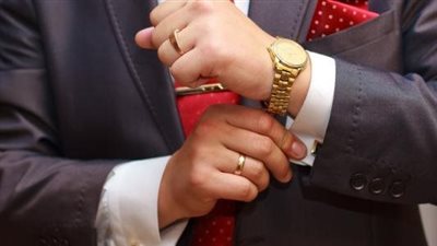 أمين الفتوى: ارتداء الرجال للذهب محرم شرعًا وهناك استثناء وحيد