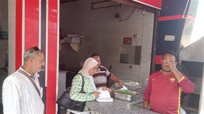 أسيوط: تكثيف الحملات على المطاعم والمولات التجارية لتطبيق قانون العمل 