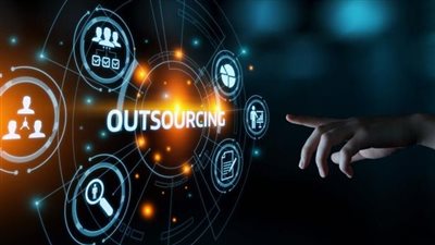 محمد عزام: الدولة قطعت خطوات كبيرة لتعزيز مكانتها كمركز إقليمي لصناعة التعهيد