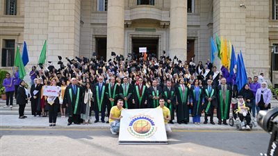 جامعة القاهرة تحتفل بتخريج دفعة 2025 وتكرم أبطال دفعات اليوبيل الذهبي والفضي