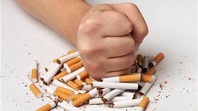حسام موافي: المدخن رغم المرض «يقتل نفسه».. والتدخين يؤدي إلى الانتحار