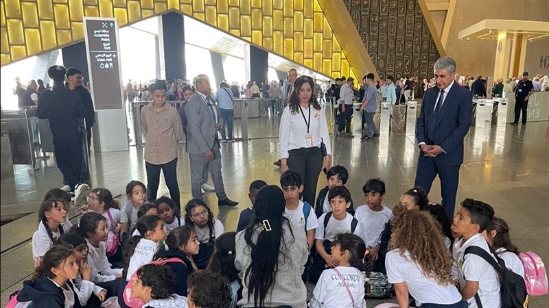 وزير السياحة والآثار