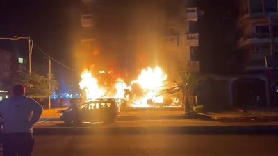 النيران تلتهم مخبز سياحي وسوبر ماركت في مدينة السلام بالسويس