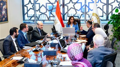 منال عوض تتابع مستجدات منظومة التحول الرقمي للسجل البيئي للمنشآت الصناعية