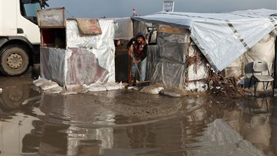 الرئاسة الفلسطينية تناشد العالم لإدخال بيوت جاهزة إلى غزة: الخيام متهالكة