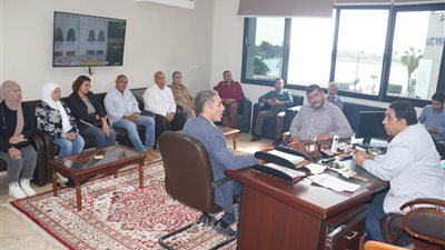 بنى سويف تبحث سبل إجراءات طرح الطيور الحية للبيع للجمهور