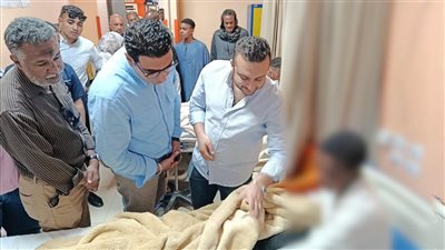 نائب محافظ الأقصر يزور ضحايا حادث طريق إسنا بالمستشفى التخصصي