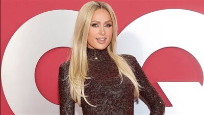 باريس هيلتون بإطلالة جريئة بحفل GQ Men Of The Year لعام 2025 